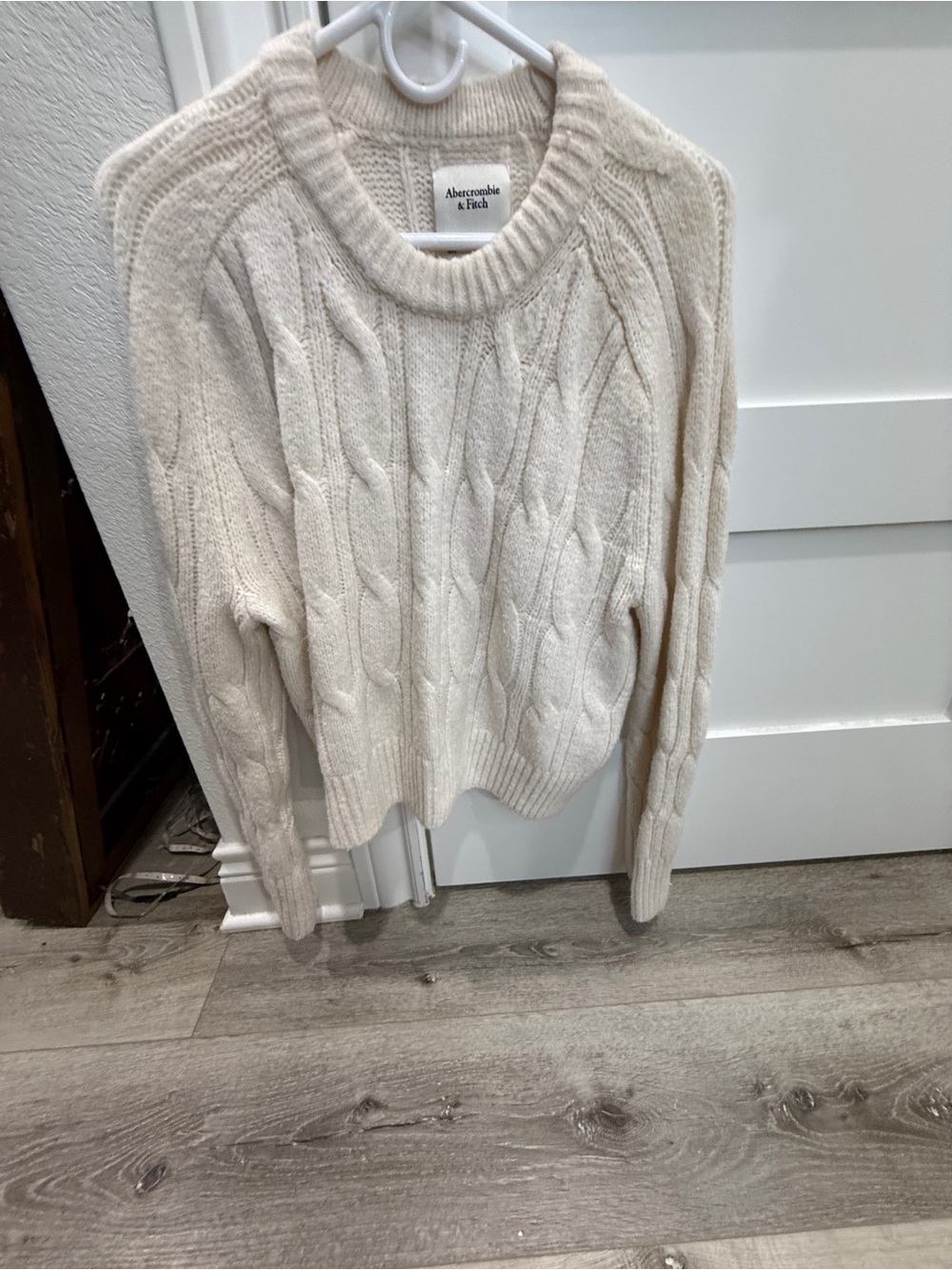Abercrombie & Fitch Off-White Cable Knit Crewneck Sweater